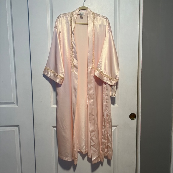 NWT Vintage Dentelle Pink Satin Long Robe Rose Lace Trim Size Large Deadstock - Picture 2 of 13